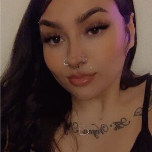 Meet your Posher, April